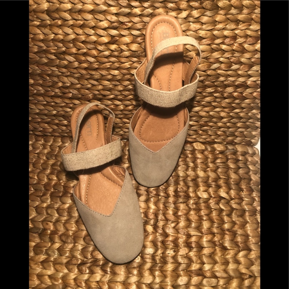 Born Sandals